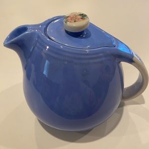 Beautiful Vintage Blue Hall’s Rose Parade 3.5 Cup Teapot